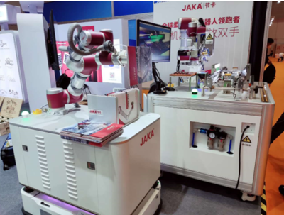 節(jié)卡機(jī)器人閃耀進(jìn)博會 國家級“小巨人”以人機(jī)協(xié)作賦能柔性智造與移動應(yīng)用新篇章